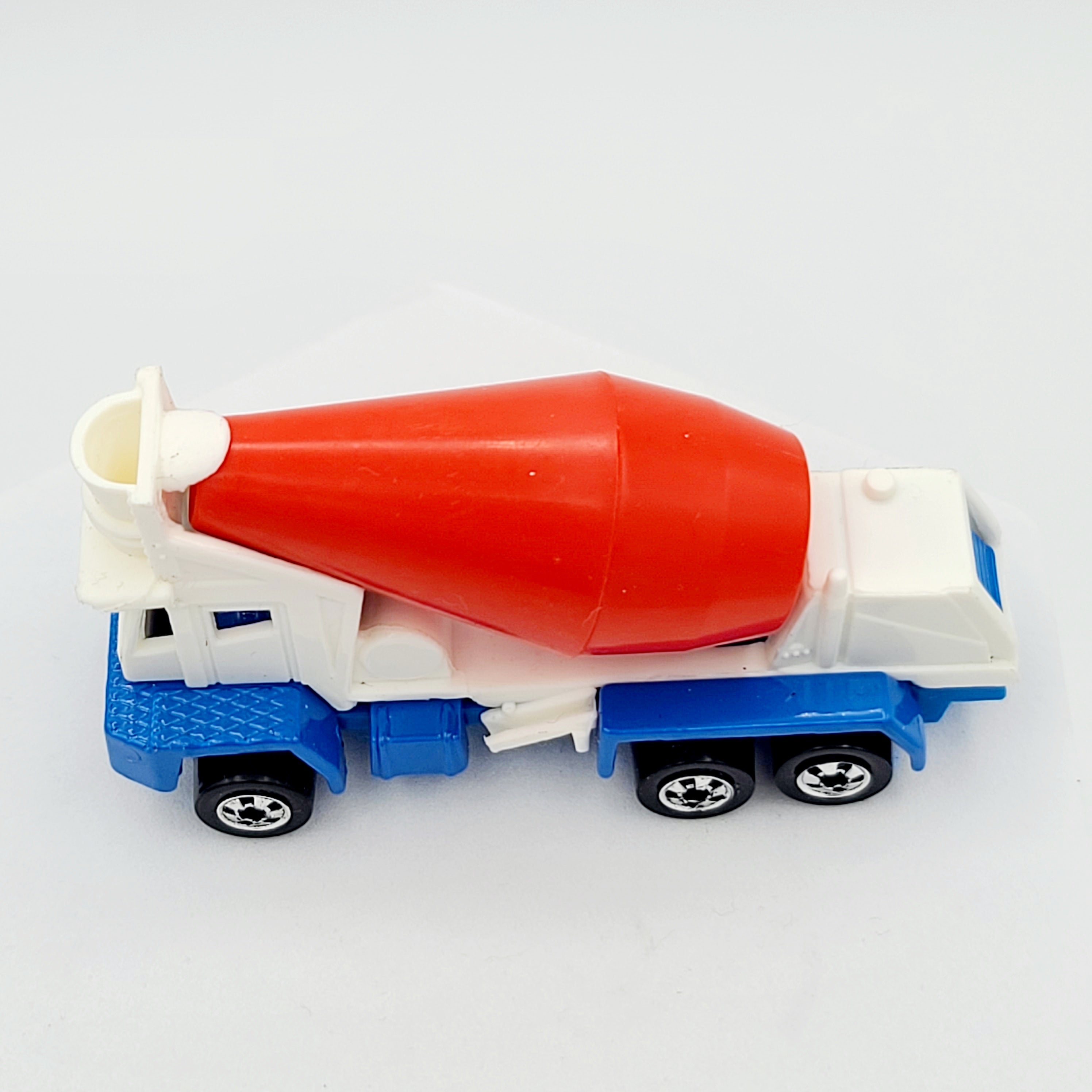 Hot Wheels Oshkosh Cement Mixer (1992 HW Basic)